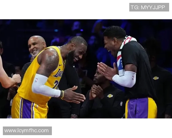 骑士与湖人对决精彩瞬间回顾及比赛亮点分析